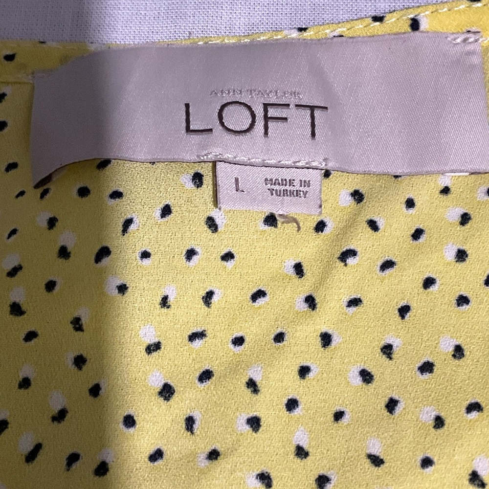 LOFT Yellow Polka Dot Sleeveless V-Neck Blouse - Size Large - Picture 8 of 8